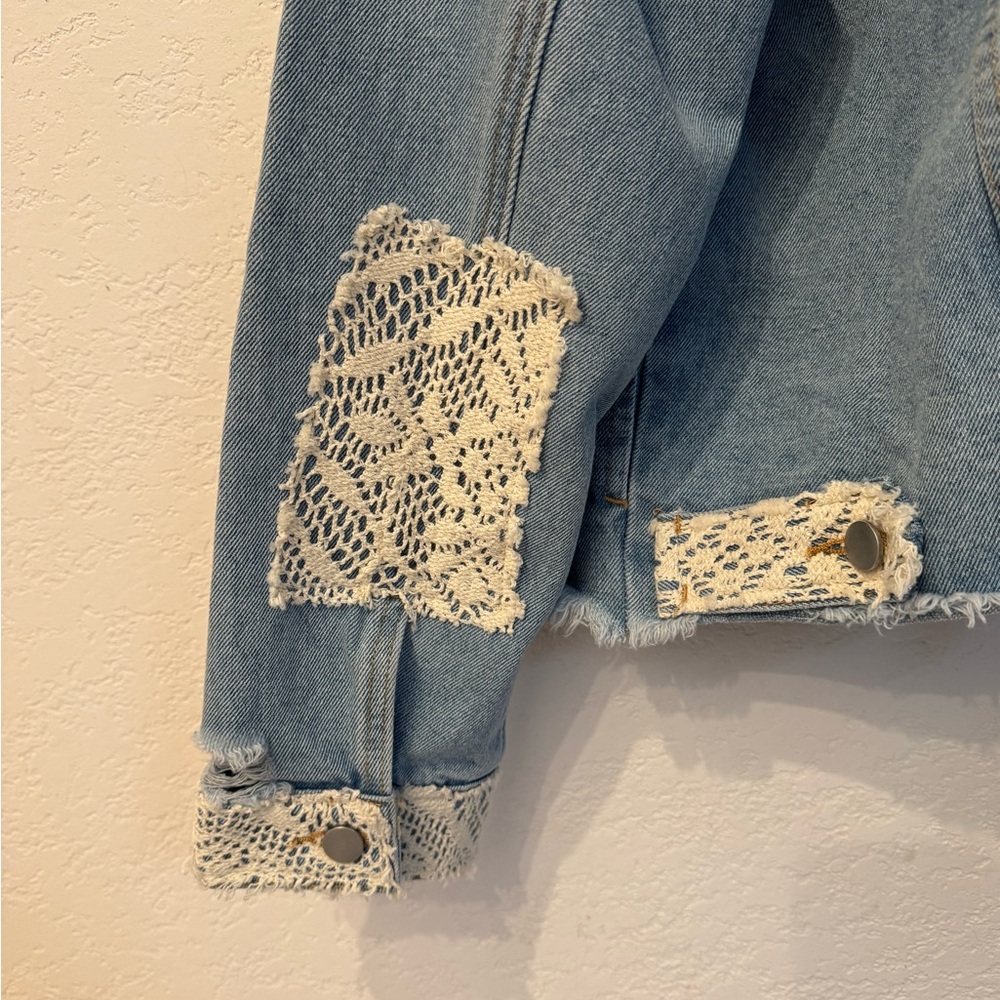 Oli & Hali Blue Jean Jacket with Unique Pattern and Frayed Hem - Picture 10 of 16